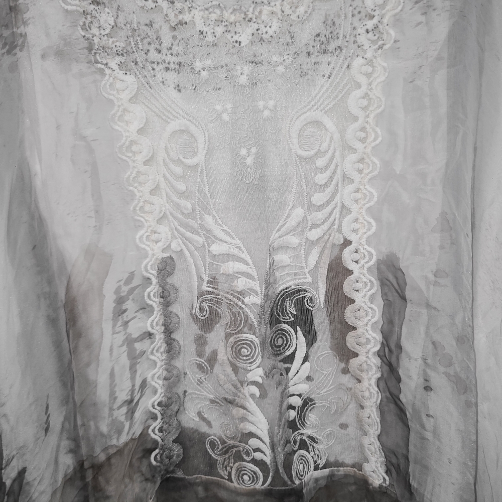 Tempo Paris Women's Size M 100% Silk SheerLace Top Embroidered Lined Boho - Picture 4 of 5